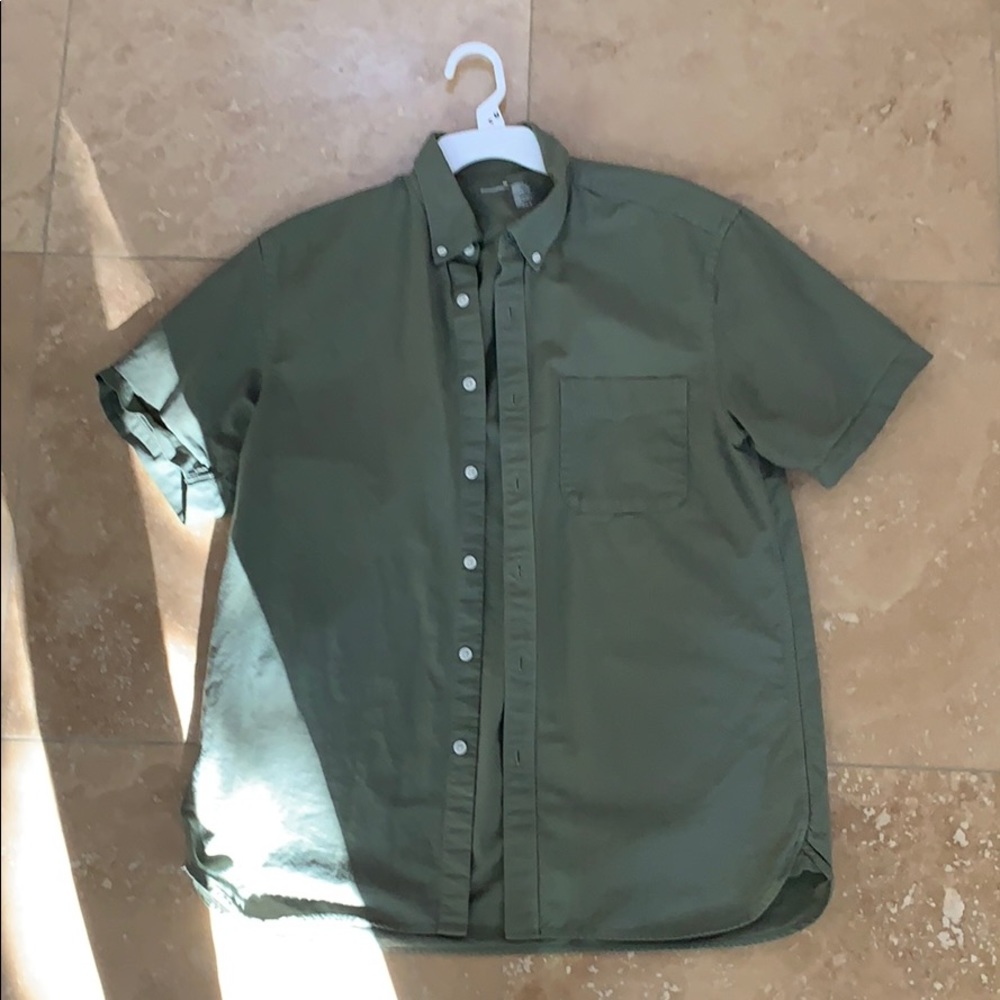 H&M forest green denim short sleeve shirt
